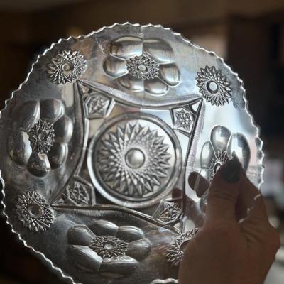2 serving bowls