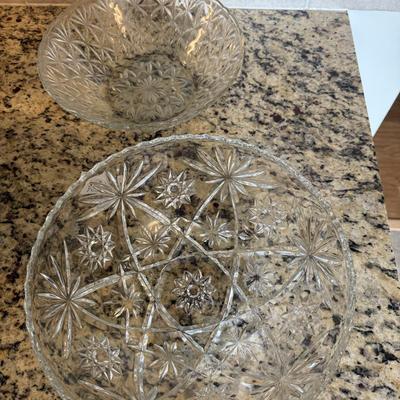 2 serving bowls