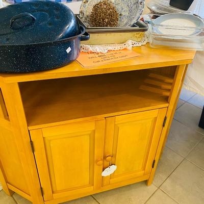 Lot 5: Kitchen Nook Selection