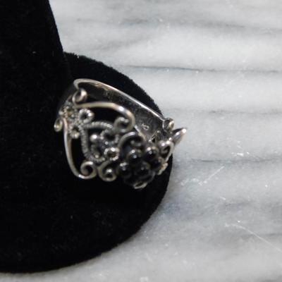 Vintage 1925 Sterling Onyx and Marcasite Filigree Ring Size 8.5 - 2.6g