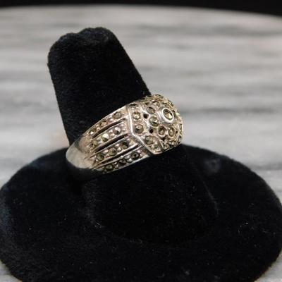 925 Sterling Marcasite Ring Size 8 - 4.5g