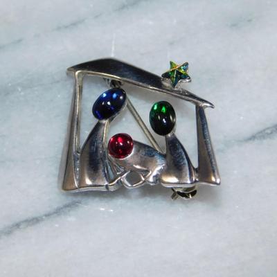 925 Sterling Nativity Brooch 4.1g