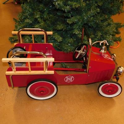 Classic "1938" Firetruck Pedal Car, Bell and Hose Need Work 37"x21"15"