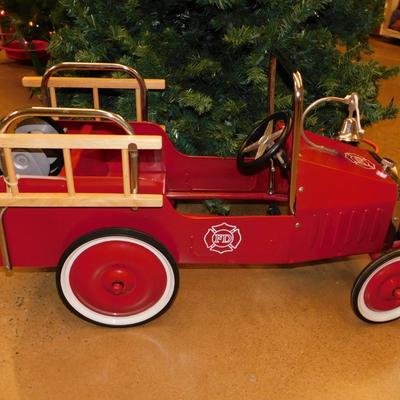 Classic "1938" Firetruck Pedal Car, Bell and Hose Need Work 37"x21"15"