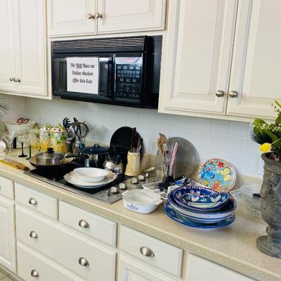 Lot 6: Kitchen Counter Selection