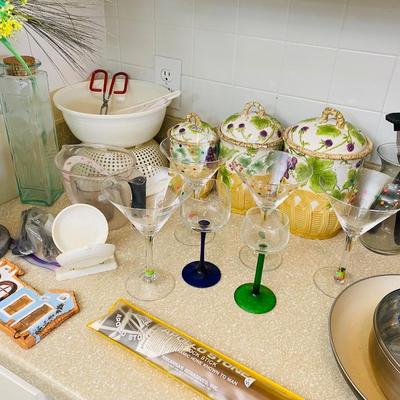 Lot 6: Kitchen Counter Selection