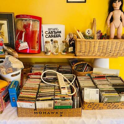 Lot 4: Media, Kids items and more