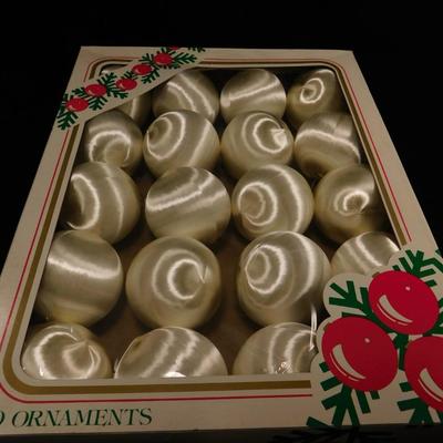 Box of 20 Kmart Satin String Christmas Ornaments