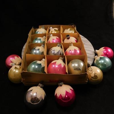 Lot of 19 Very Vintage Snow Topped Christmas Ornament