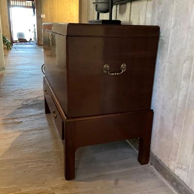 FA600 Antique English Mahogany Storage Chest on Stand