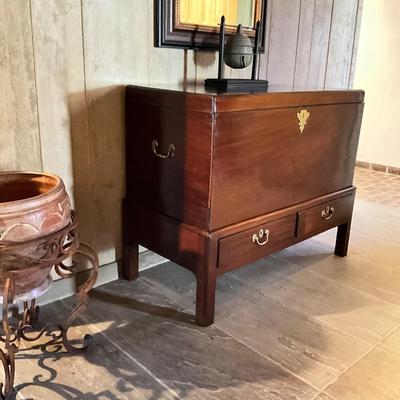 FA600 Antique English Mahogany Storage Chest on Stand