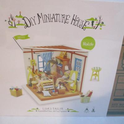 New Rolife DIY Houses Sam's Study Snow House & Lisa's Tailor