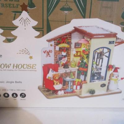 New Rolife DIY Houses Sam's Study Snow House & Lisa's Tailor