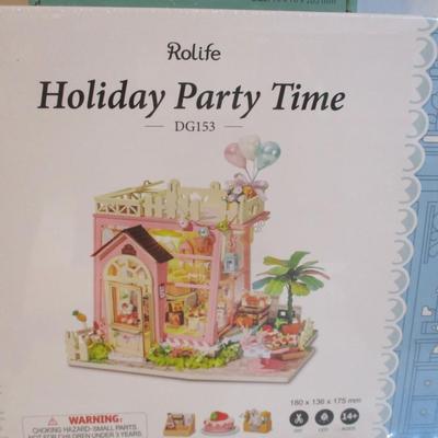 New Rolife DIY Houses Holiday Party Time Wonderful Life Mrs Charlie's Dining Room Anne's Bedroom Sweet Dream