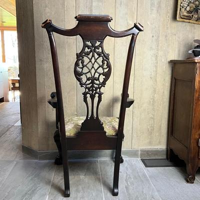 FA612 Large Antique Chippendale Hand carved Mahogany Arm Chair