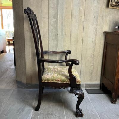 FA612 Large Antique Chippendale Hand carved Mahogany Arm Chair
