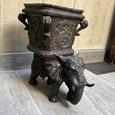 FA617 Pair of Antique Asian Bronze Elephant Urns