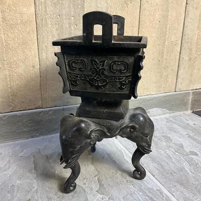 FA618 Antique Asian Bronze Elephant Incense Burner