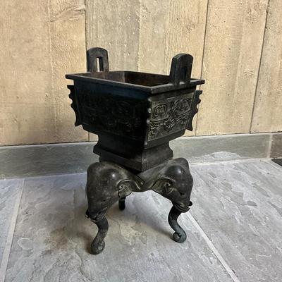 FA618 Antique Asian Bronze Elephant Incense Burner