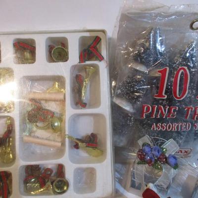 Holiday Christmas Decorations Some Home Made Lot 3