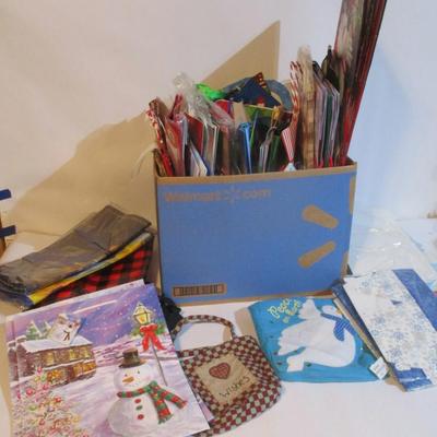 Holiday Gift Bags Lot 8