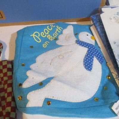 Holiday Gift Bags Lot 8