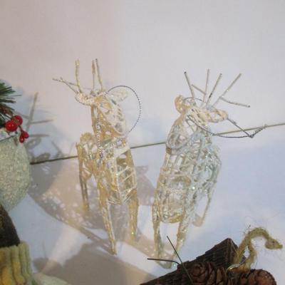 Christmas Tree Decorations Lot 9