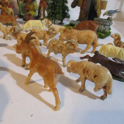 Holiday Figurines Various Material Ceramic/Metal/Plastic Lot 11