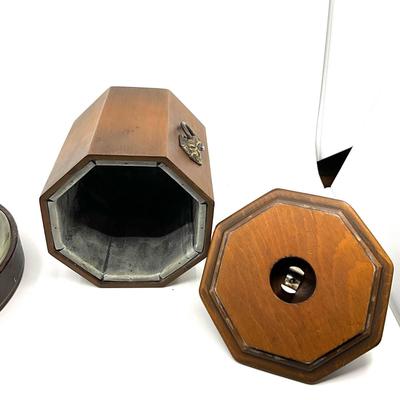 O629 Vintage Wooden Humidor with Glass Leather World Globe Ashtray