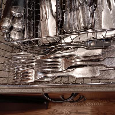 12 PLACE SETTING OF ONEIDA STAINLESS SILVER FLATWARE
