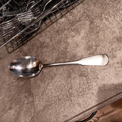 12 PLACE SETTING OF ONEIDA STAINLESS SILVER FLATWARE