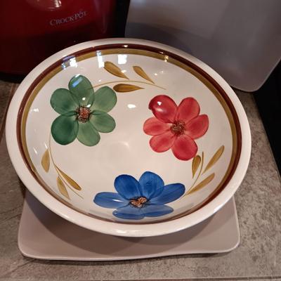 CROCK POT, VILLA WARE SERVING BOWL AND 2 SERVING PLATTERS