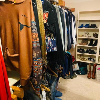 Lot 15: Master Closet Selection