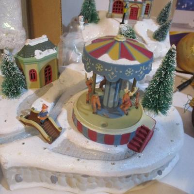 Holiday Decorations Fiber Optic Winter Carnival Ferris Wheel & Pond Lot 16