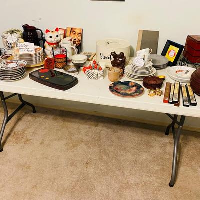 Lot 16: Selection of Asian & Native American Collectibles & More