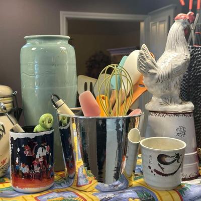 Lot 17: Kitchen Island Selection
