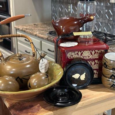 Lot 17: Kitchen Island Selection
