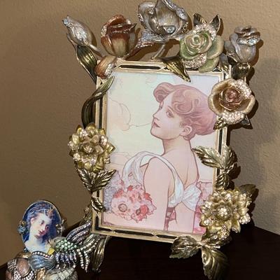2 Picture Frames