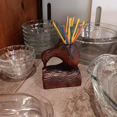 VARIETY OF GLASS BOWLS, WOODPECKER TOOTHPICK HOLDER & CUTTING BOARDS