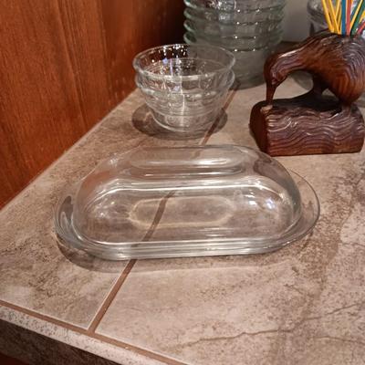 VARIETY OF GLASS BOWLS, WOODPECKER TOOTHPICK HOLDER & CUTTING BOARDS