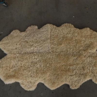 Woolmark Interiors Auskin Sheepskin Rug AS IS 71”x39”