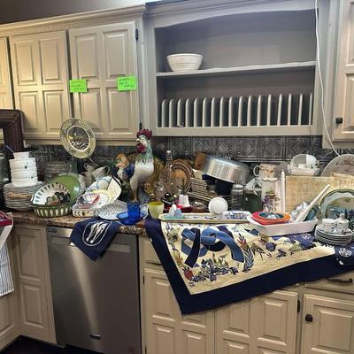 Lot 18: Kitchen Selection (Non Island)
