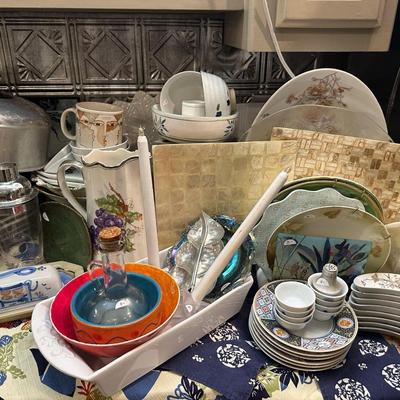 Lot 18: Kitchen Selection (Non Island)
