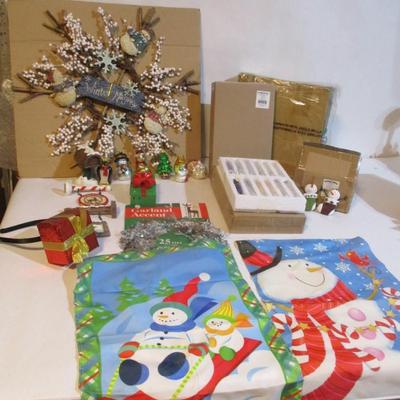 Christmas Wreaths & Oriental Trading Decorations Glass Ornaments Lot 24/25 (See All Pictures)