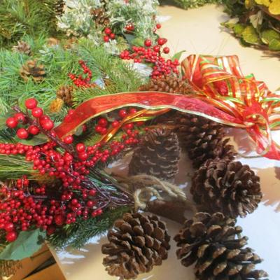 Christmas Wreaths & Oriental Trading Decorations Glass Ornaments Lot 24/25 (See All Pictures)
