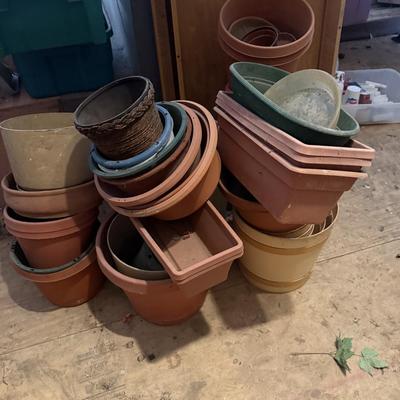 Plastic pots