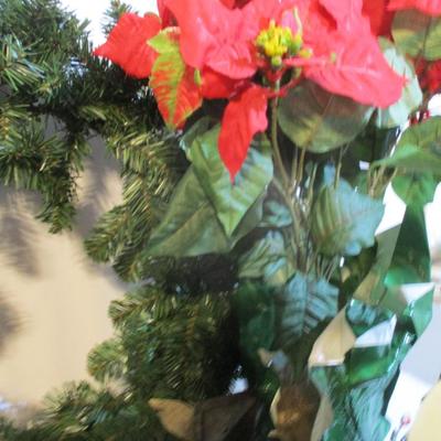 Christmas Wreaths Garland & Poinsettias Lot 26
