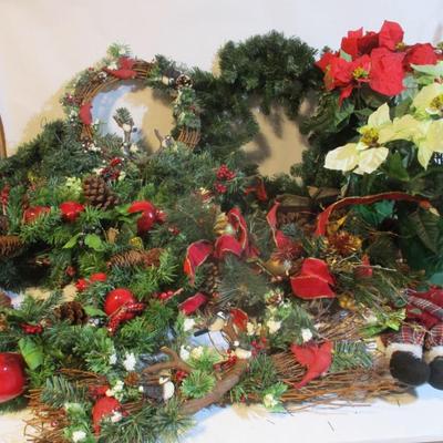 Christmas Wreaths Garland & Poinsettias Lot 26