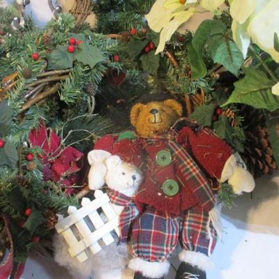 Christmas Wreaths Garland & Poinsettias Lot 26