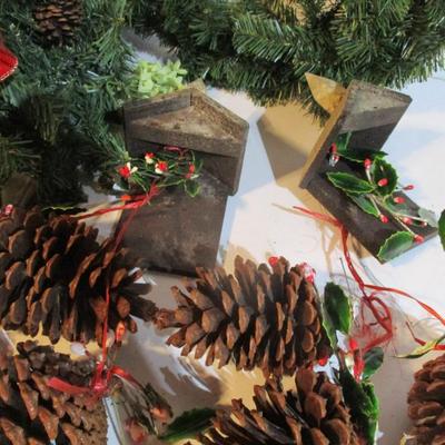 Christmas Wreaths Garland & Poinsettias Lot 26